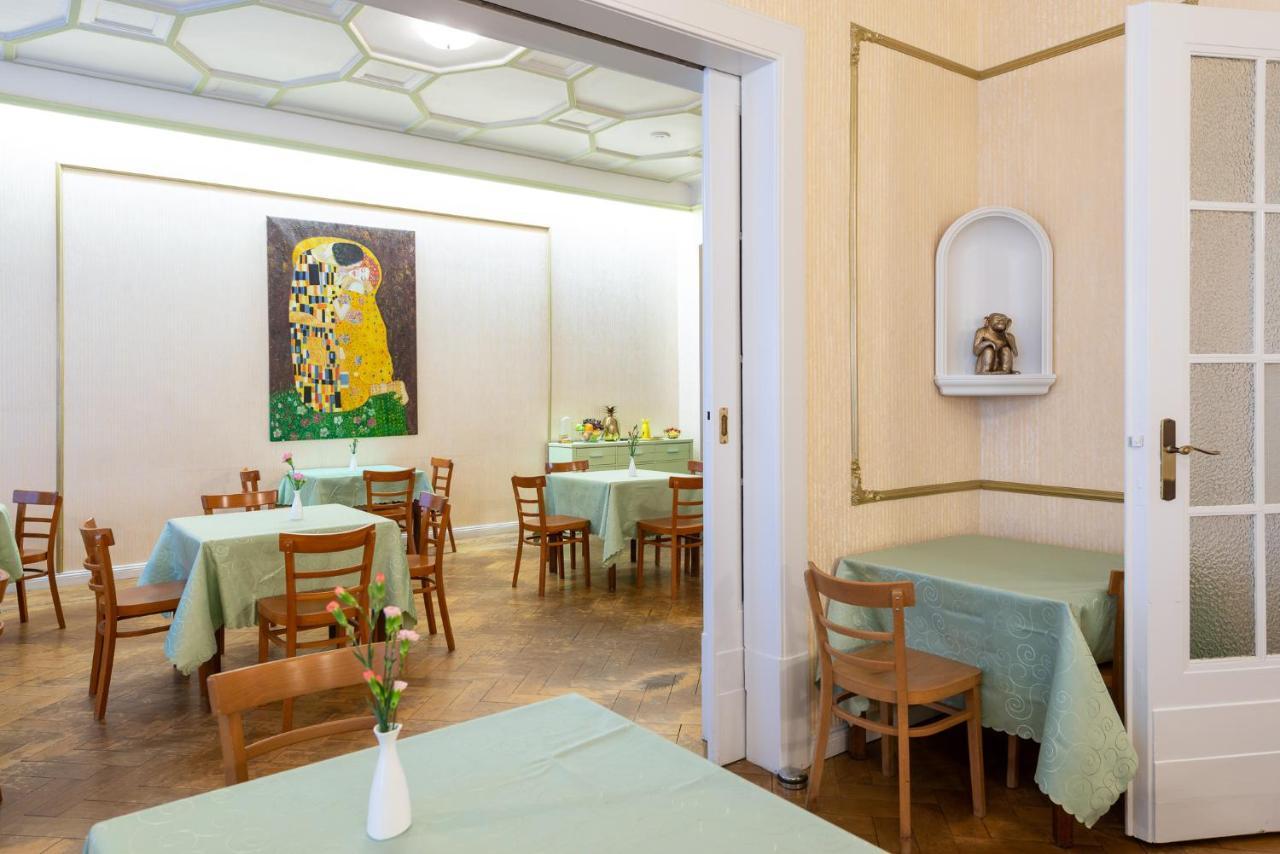 W22 Am Kurfuerstendamm Hotel 3*