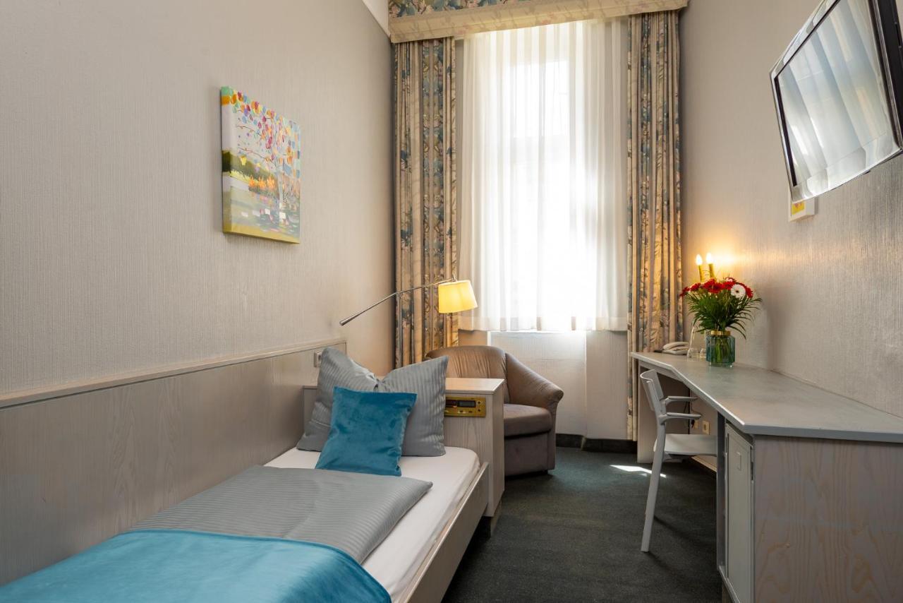W22 Am Kurfuerstendamm Hotel 3*